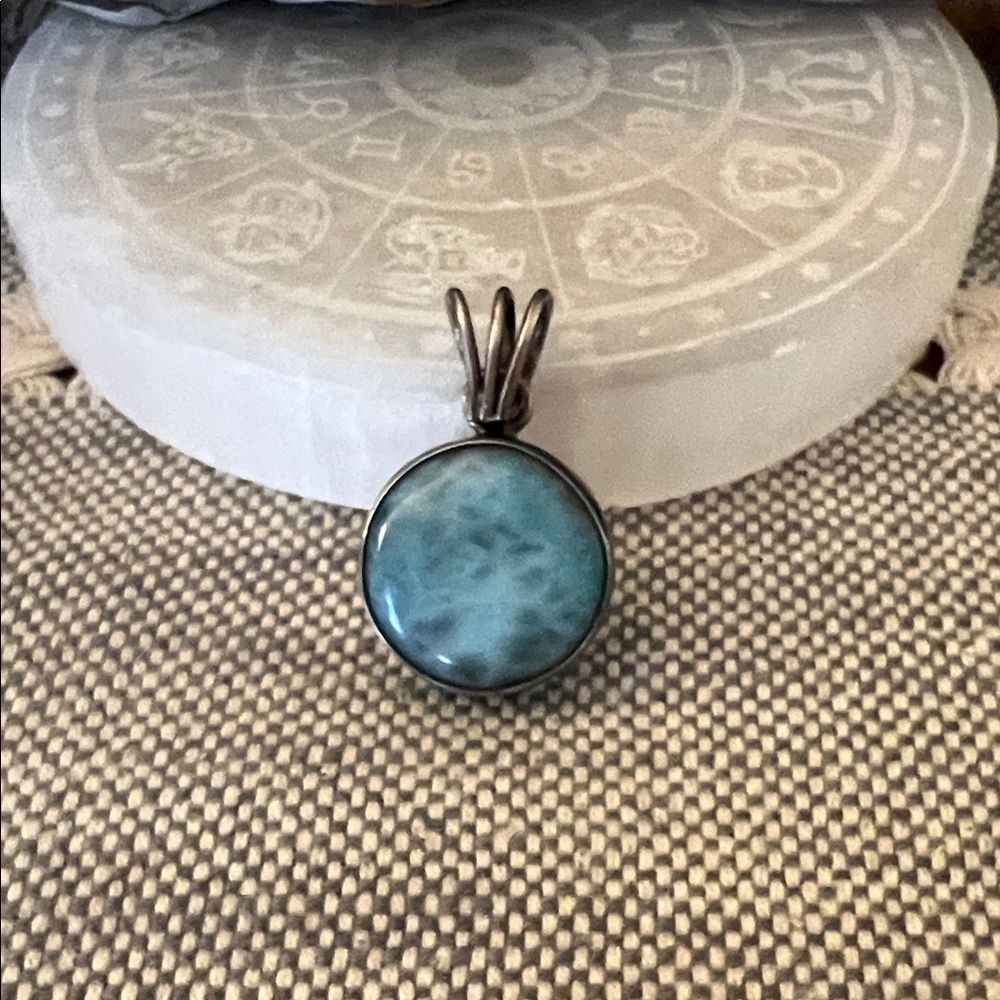 Sterling Silver Blue Larimar Round Pendant